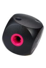 Czarna kostka interaktywna CUBE w różnym rozmiarze wykonana z trwałego tworzywa, służąca do dozowania suchej karmy i zabawy edukacyjnej dla psów.