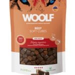 Opakowanie miękkich przysmaków dla psa Woolf Soft Cubes Beef 100g w formie mięsnych kostek z wołowiny.