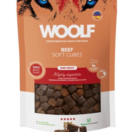 Opakowanie miękkich przysmaków dla psa Woolf Soft Cubes Beef 100g w formie mięsnych kostek z wołowiny.